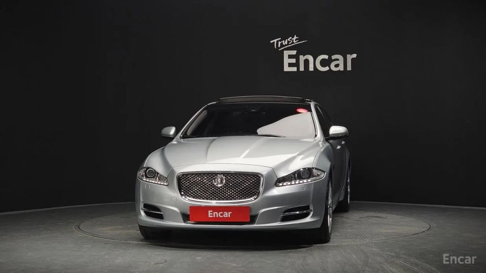 Jaguar XJ