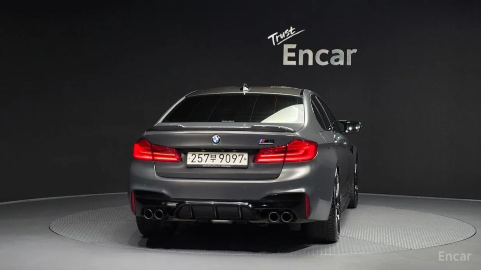 BMW M5
