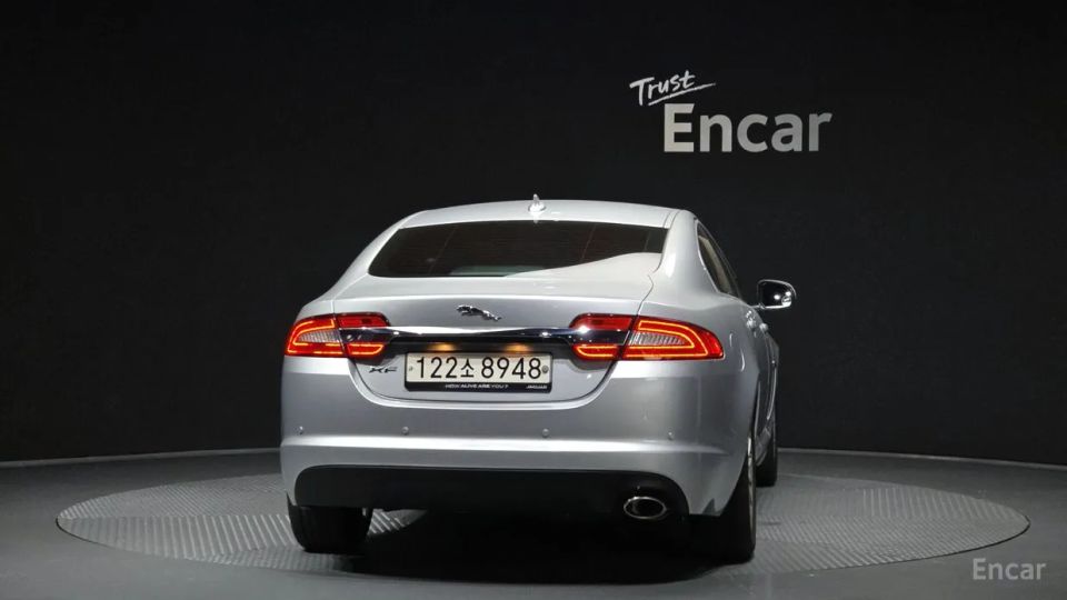 Jaguar xf