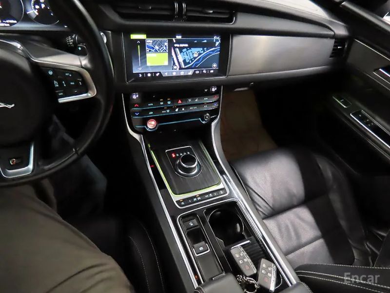 Jaguar xf
