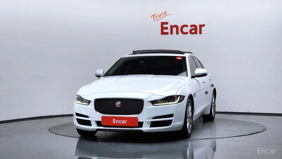 Jaguar XE