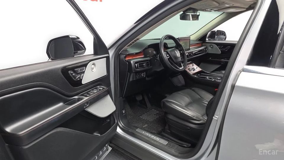 Lincoln Aviator