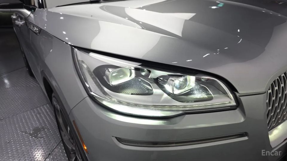 Lincoln Aviator