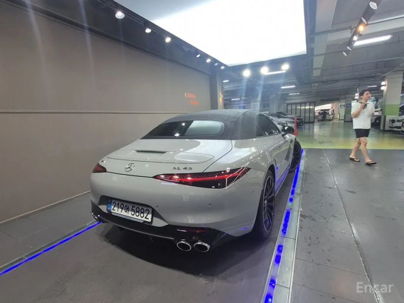 Mercedes-Benz SL-Class