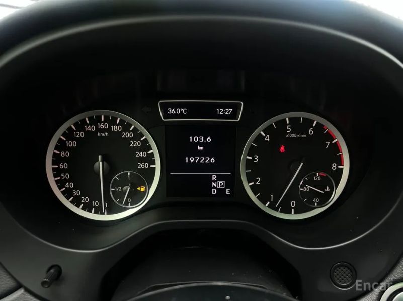Infiniti Q30