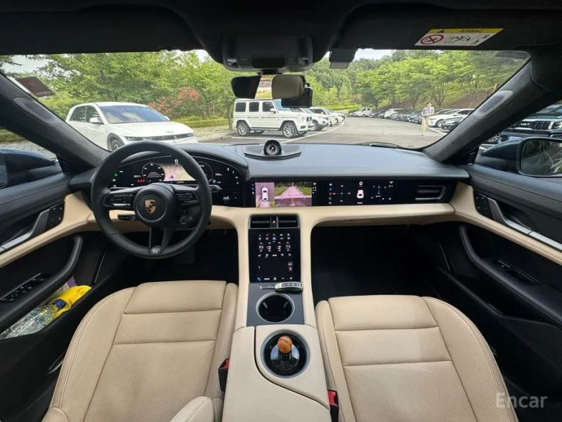 Porsche Taycan
