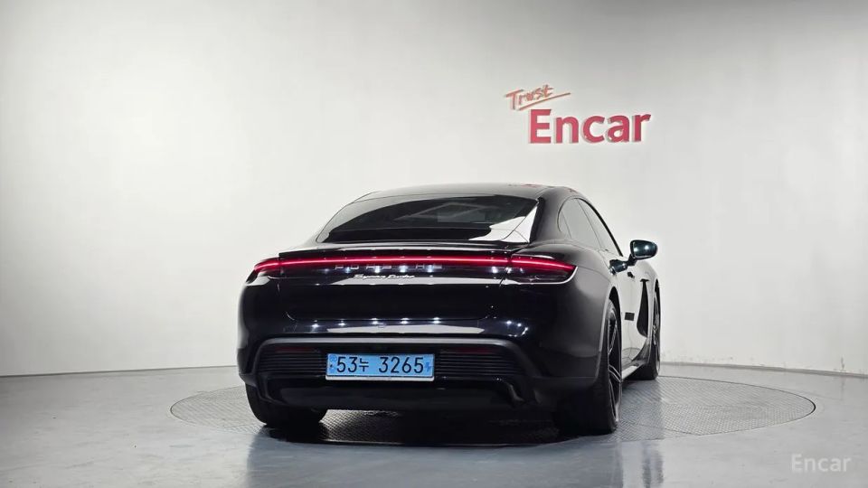 Porsche Taycan