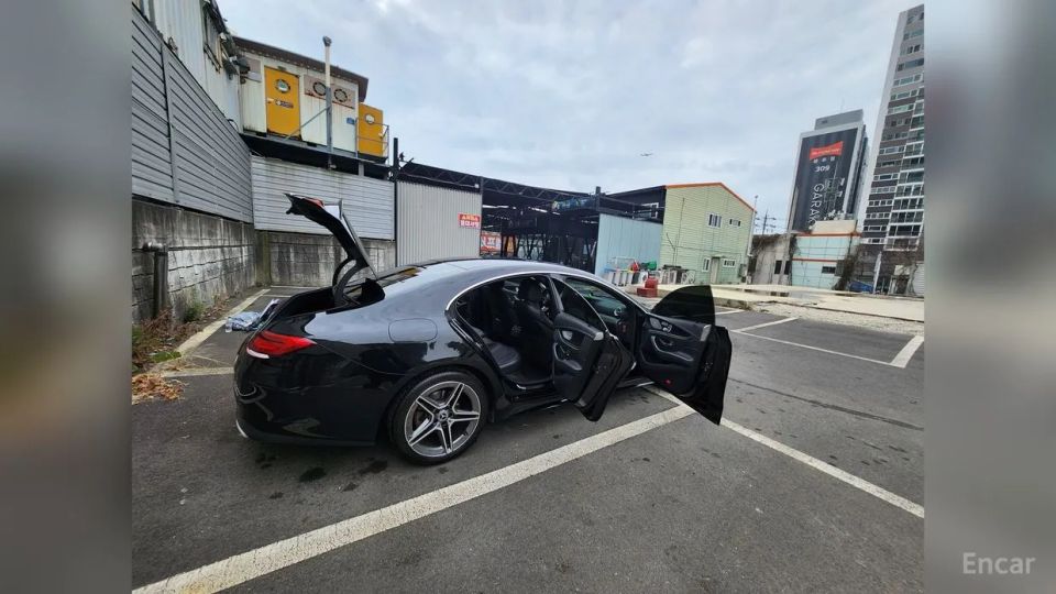 Mercedes-Benz CLS-Class