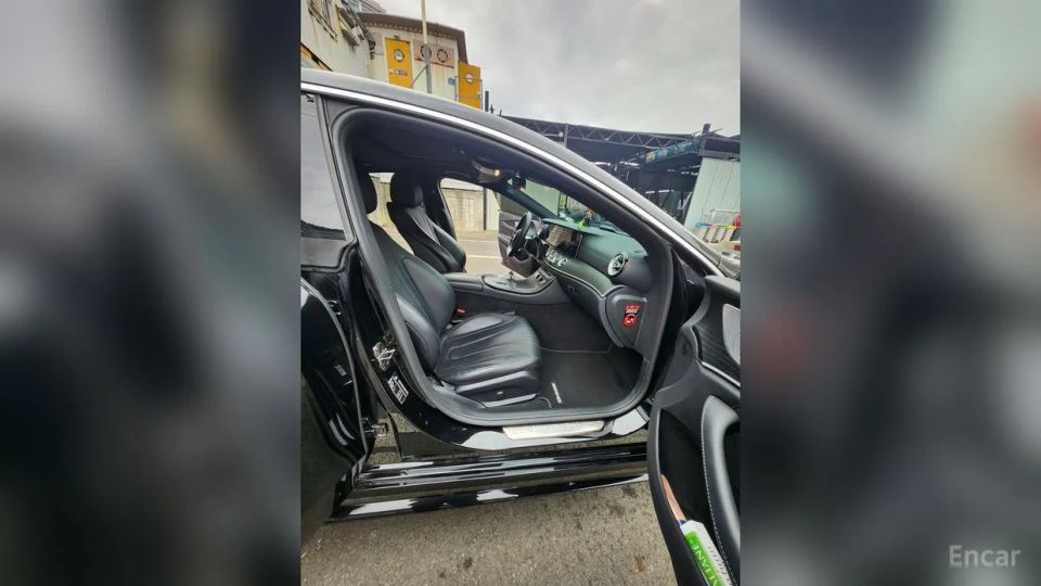 Mercedes-Benz CLS-Class