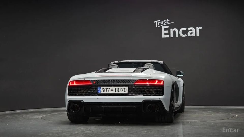 Audi R8