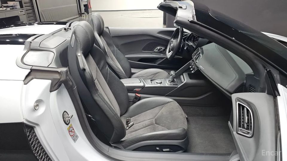 Audi R8