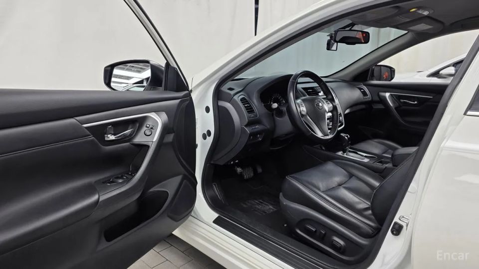 Nissan altima