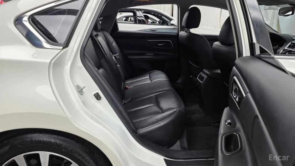 Nissan altima