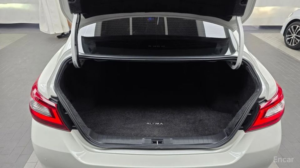 Nissan altima