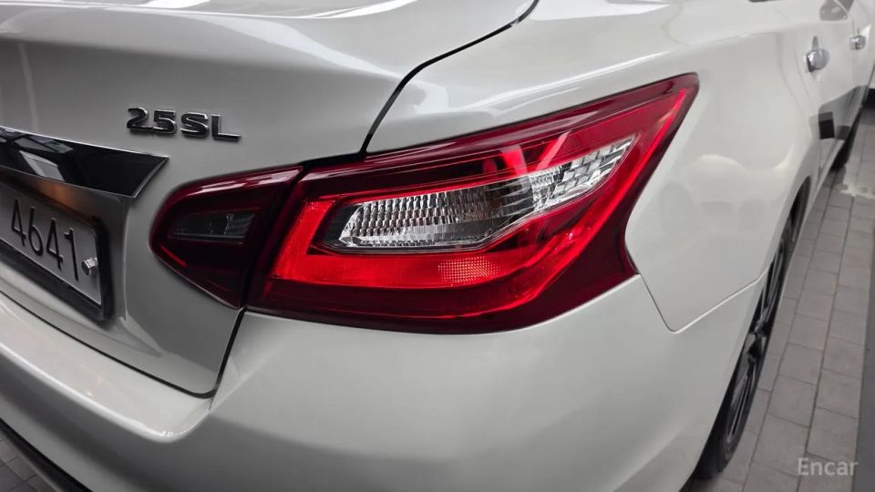 Nissan altima