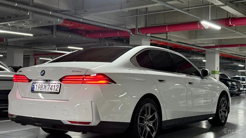 BMW 5-series