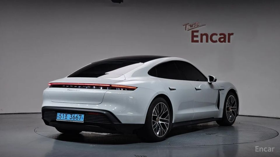 Porsche Taycan