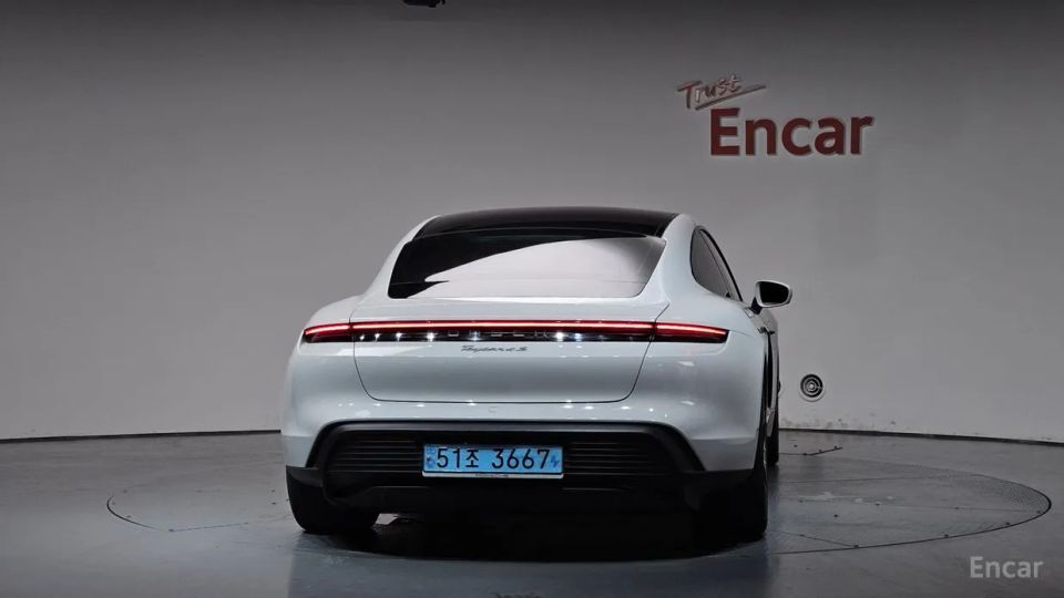 Porsche Taycan