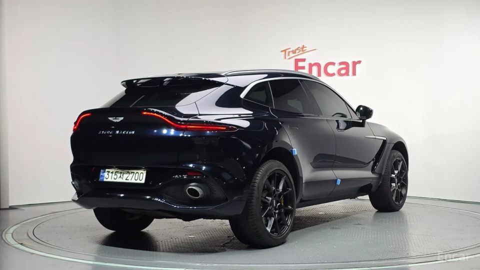 Astonmartin DBX