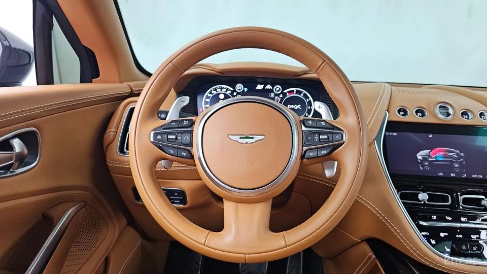 Astonmartin DBX