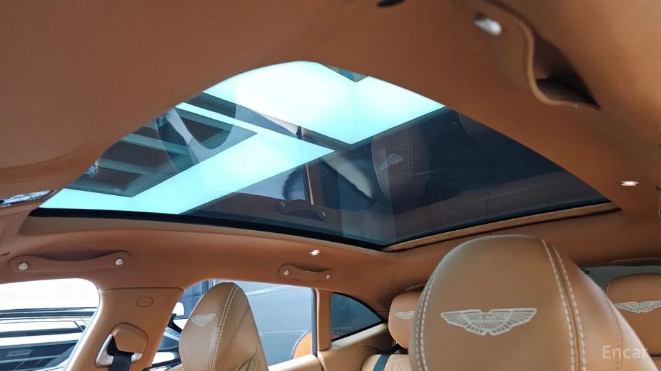 Astonmartin DBX