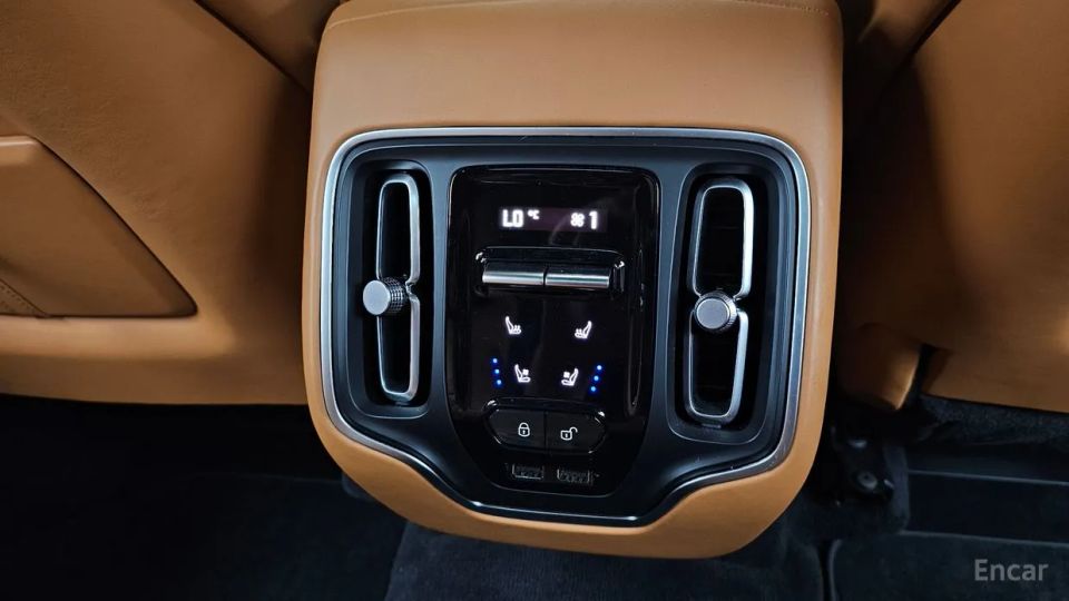 Astonmartin DBX