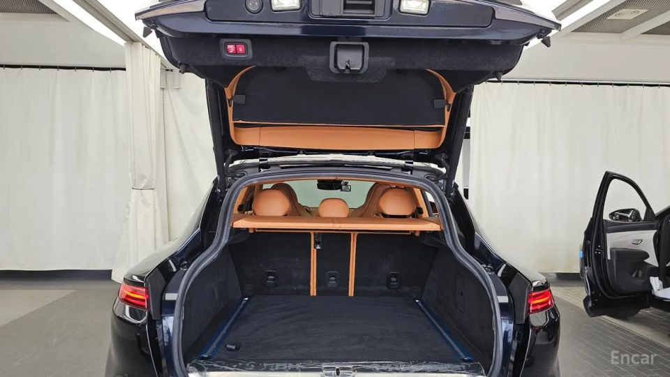 Astonmartin DBX