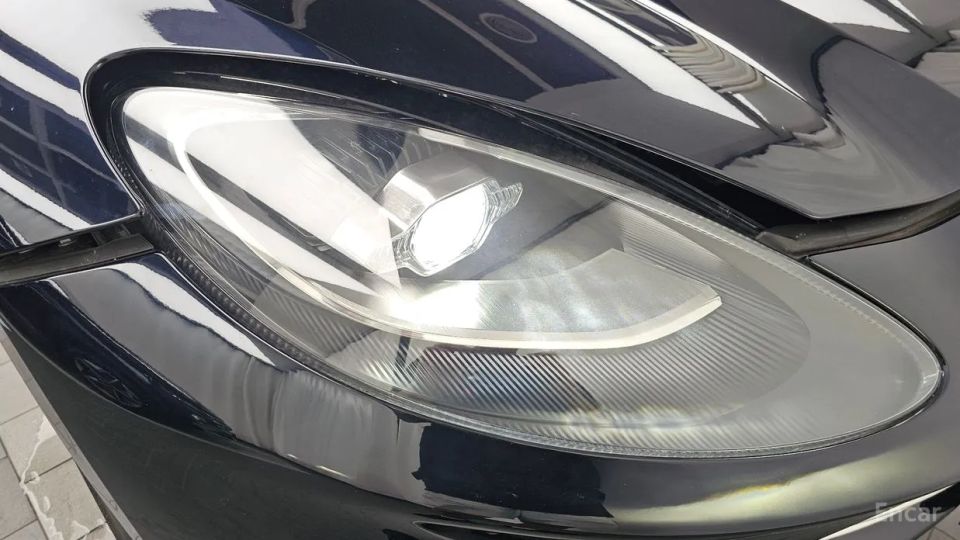 Astonmartin DBX