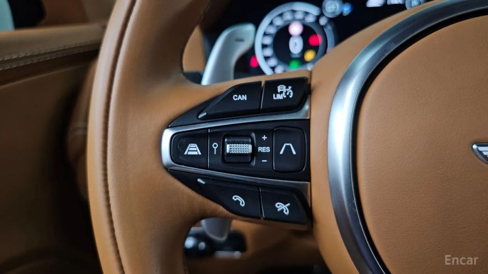 Astonmartin DBX