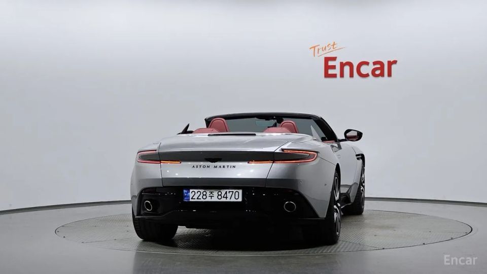 Astonmartin DB11