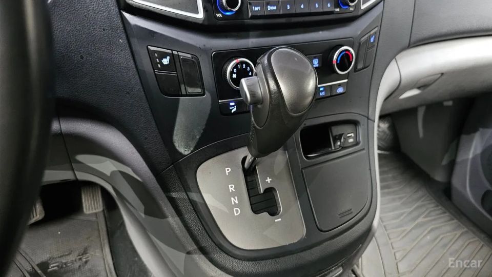 Hyundai Starex
