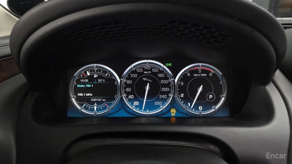 Jaguar XJ