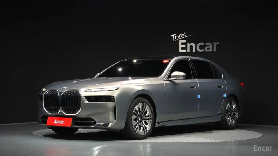 BMW 7-series