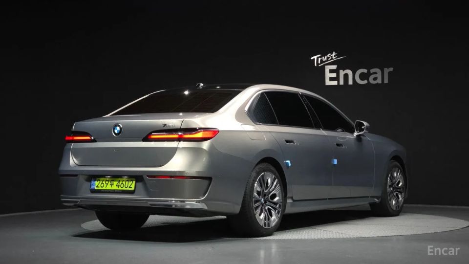 BMW 7-series