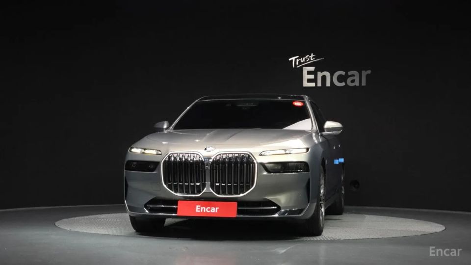 BMW 7-series