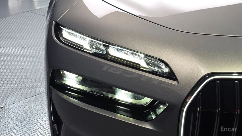 BMW 7-series
