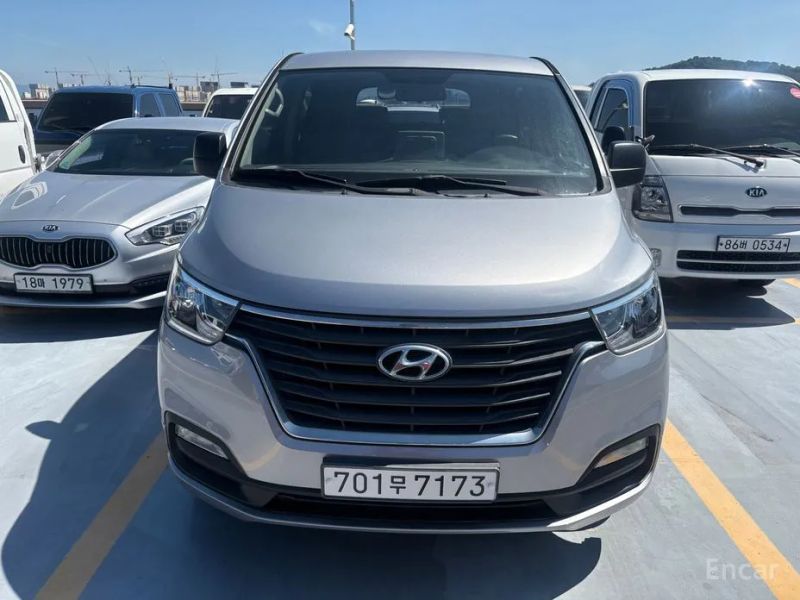 Hyundai Starex
