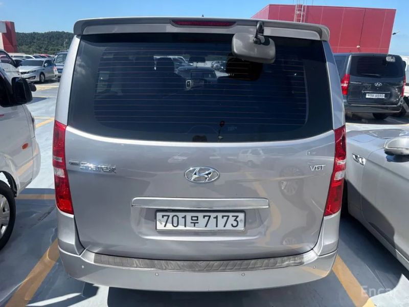 Hyundai Starex