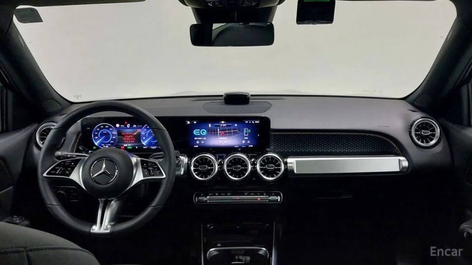 Mercedes-Benz EQB
