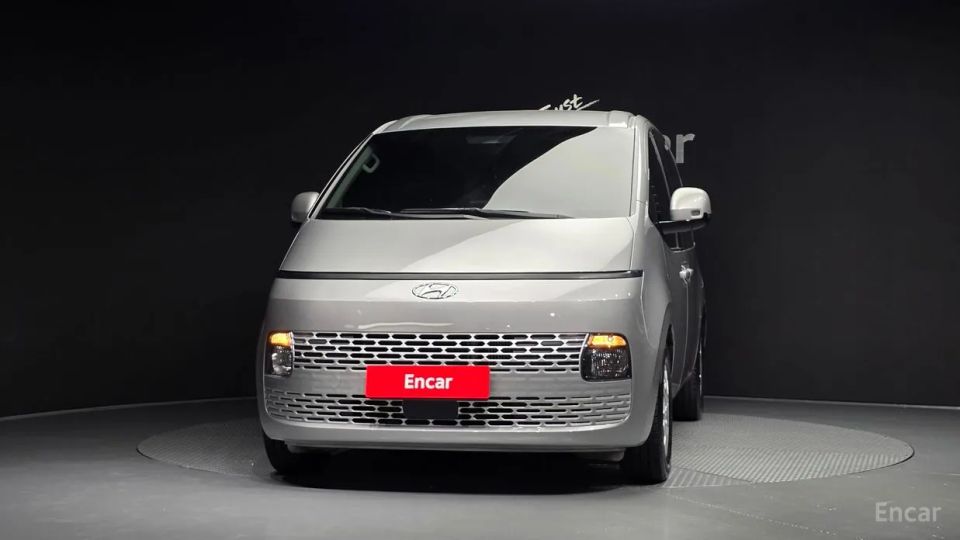 Hyundai Staria