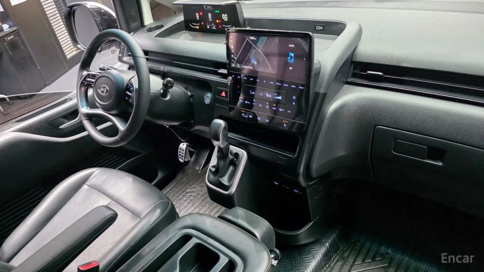 Hyundai Staria