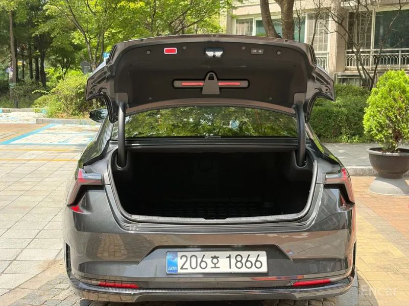 Kia K8