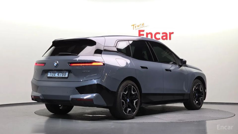 BMW ix