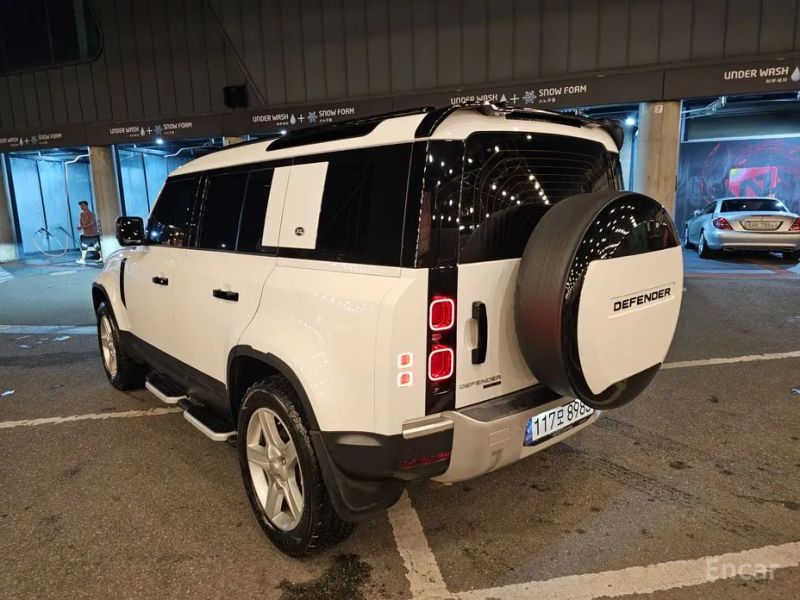 Land Rover Defender