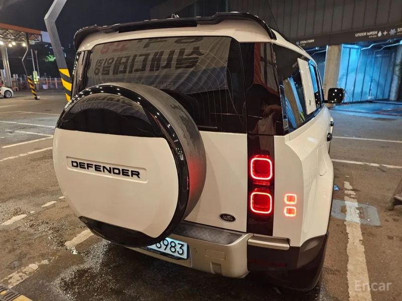 Land Rover Defender