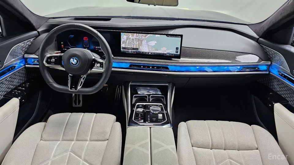 BMW i7
