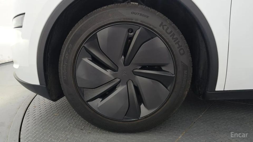 Tesla model-y