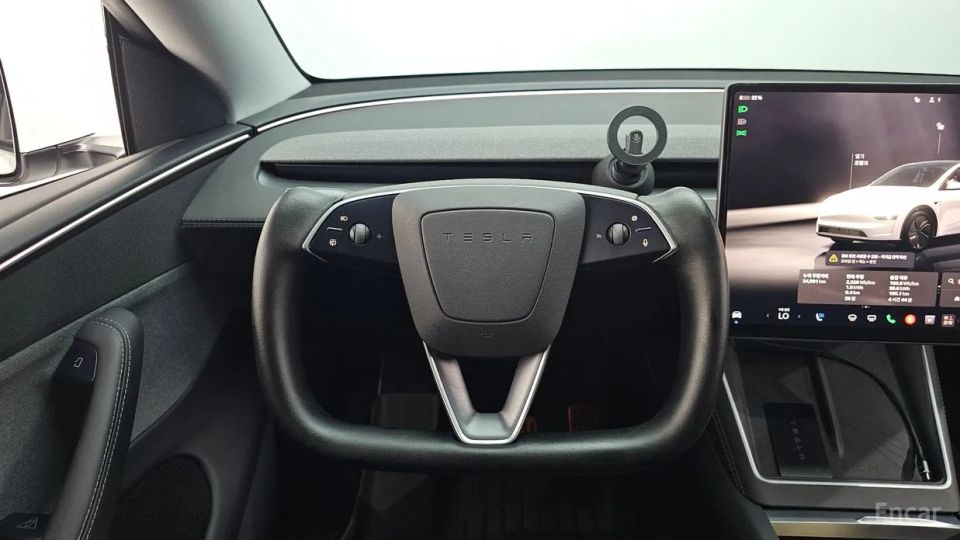 Tesla model-y