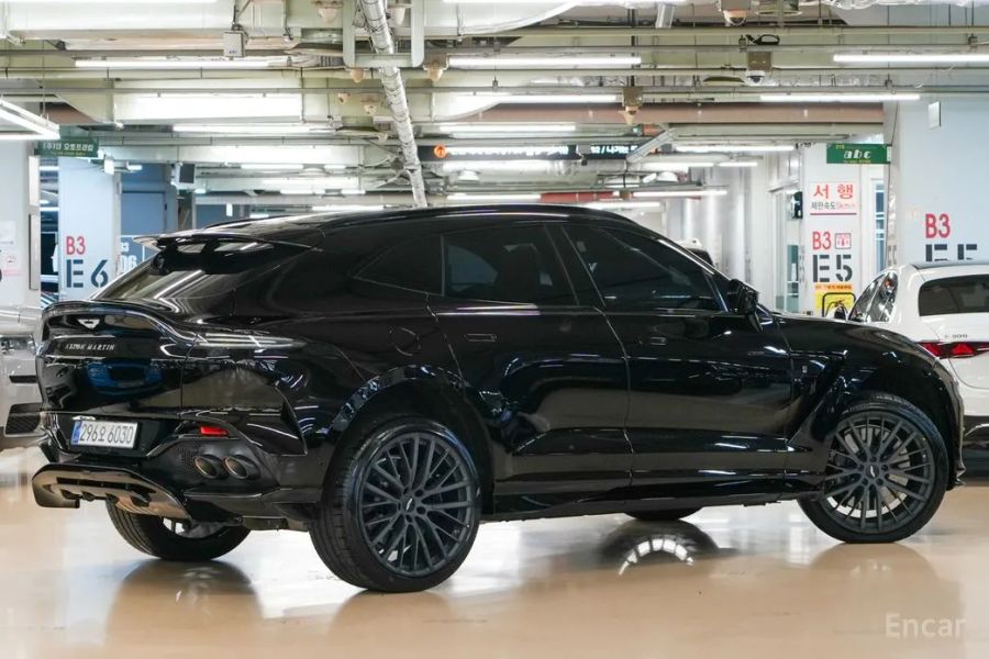 Astonmartin DBX