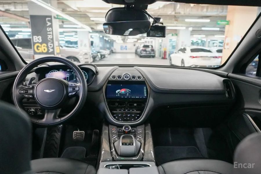 Astonmartin DBX